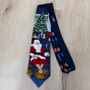 Vintage Hallmark Holiday Traditions Funny Santa Christmas Silk Novelty Tie